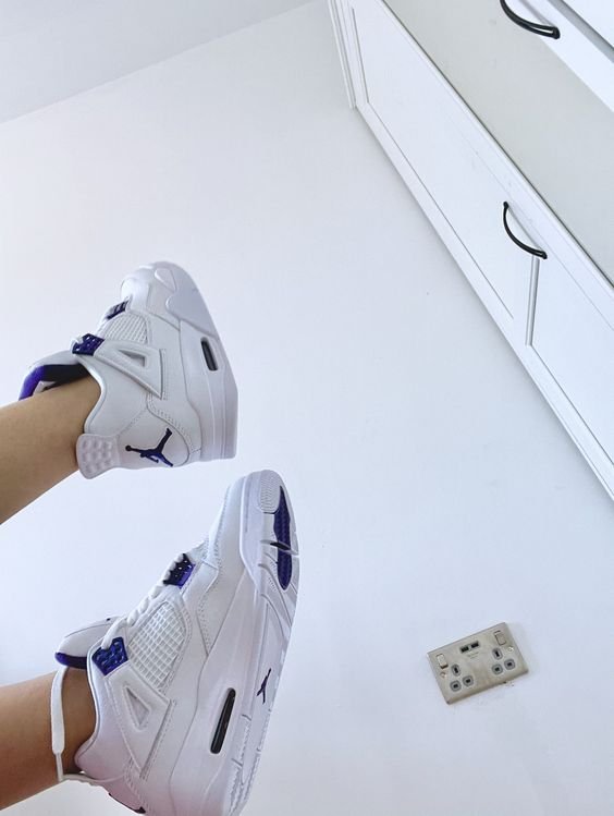 Air Jordan 4 Retro Metallic Purple - הסניקרס שלא תרצו לפספס! AIR JORDAN | ShoeSale