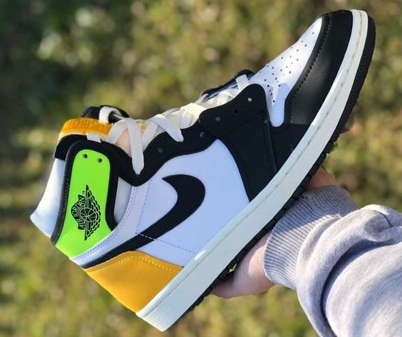Air Jordan 1 Retro High Og Volt Gold - סמלי הסטייל החדש שלך! AIR JORDAN | ShoeSale