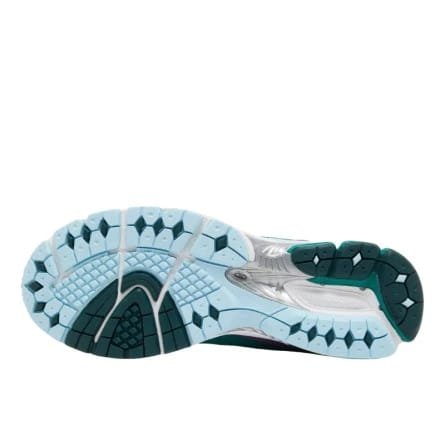 חדש! New Balance 2002R Up There Backyard Legends – רדפו אחרי הסטייל NEW BALANCE | ShoeSale