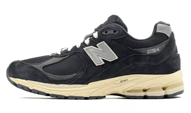 New Balance 2002R Phantom – הלוק שתמיד רצית! NEW BALANCE | ShoeSale