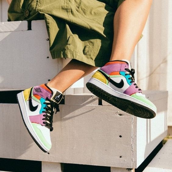 Air Jordan 1 Mid Se Lightbulb - סניקרס בשיא הטרנדיות! הדגמים החמים | ShoeSale