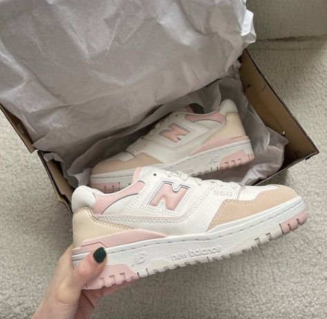 New Balance 550 WHITE PINK - תתאהבו באופנה חדשה עם ShoeSale! NEW BALANCE | ShoeSale