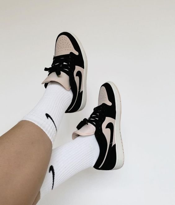 Air Jordan 1 Low Black Guava Ice - השילוב המושלם של נוחות וסטייל AIR JORDAN | ShoeSale