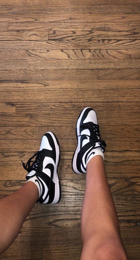Dunk Low Black White - המגפיים שהופכים כל הופעה ליצירת אמנות הדגמים החמים | ShoeSale