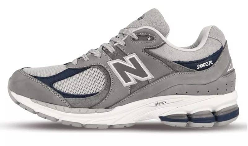 תשיגו את הסטייל עם New Balance 2002R thisisneverthat - חווית אופנה ייחודית! NEW BALANCE | ShoeSale