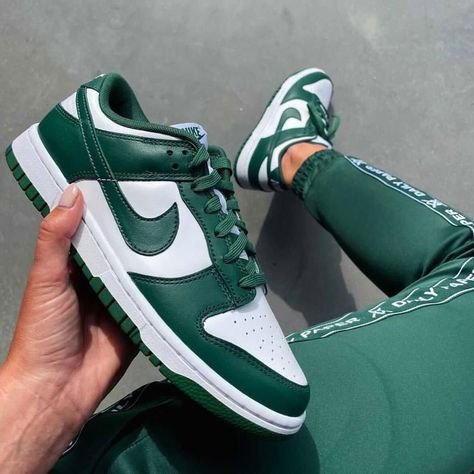 Dunk Low Spartan Green - האופנה שאתה לא יכול לפספס הדגמים החמים | ShoeSale