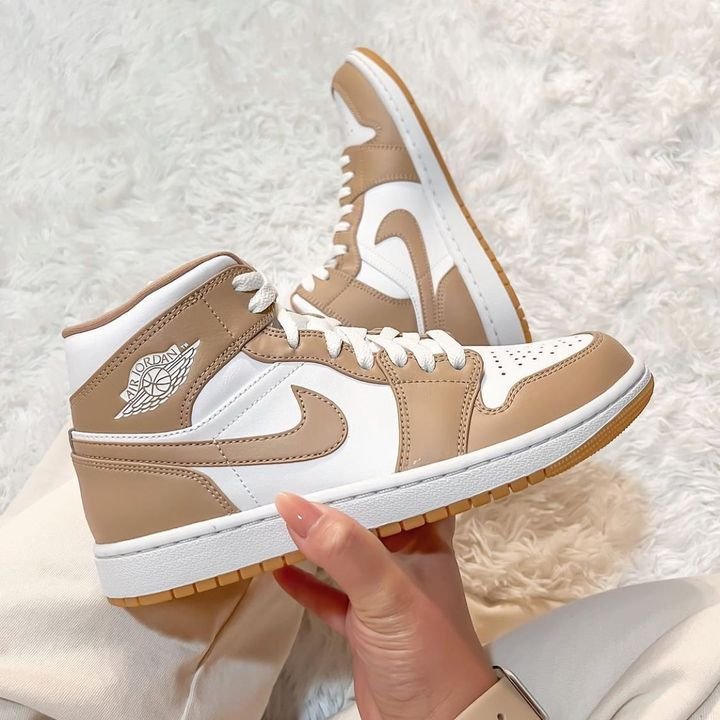 Air Jordan 1 Mid Tan Gum - השילוב המושלם של אופנה וסטייל AIR JORDAN | ShoeSale