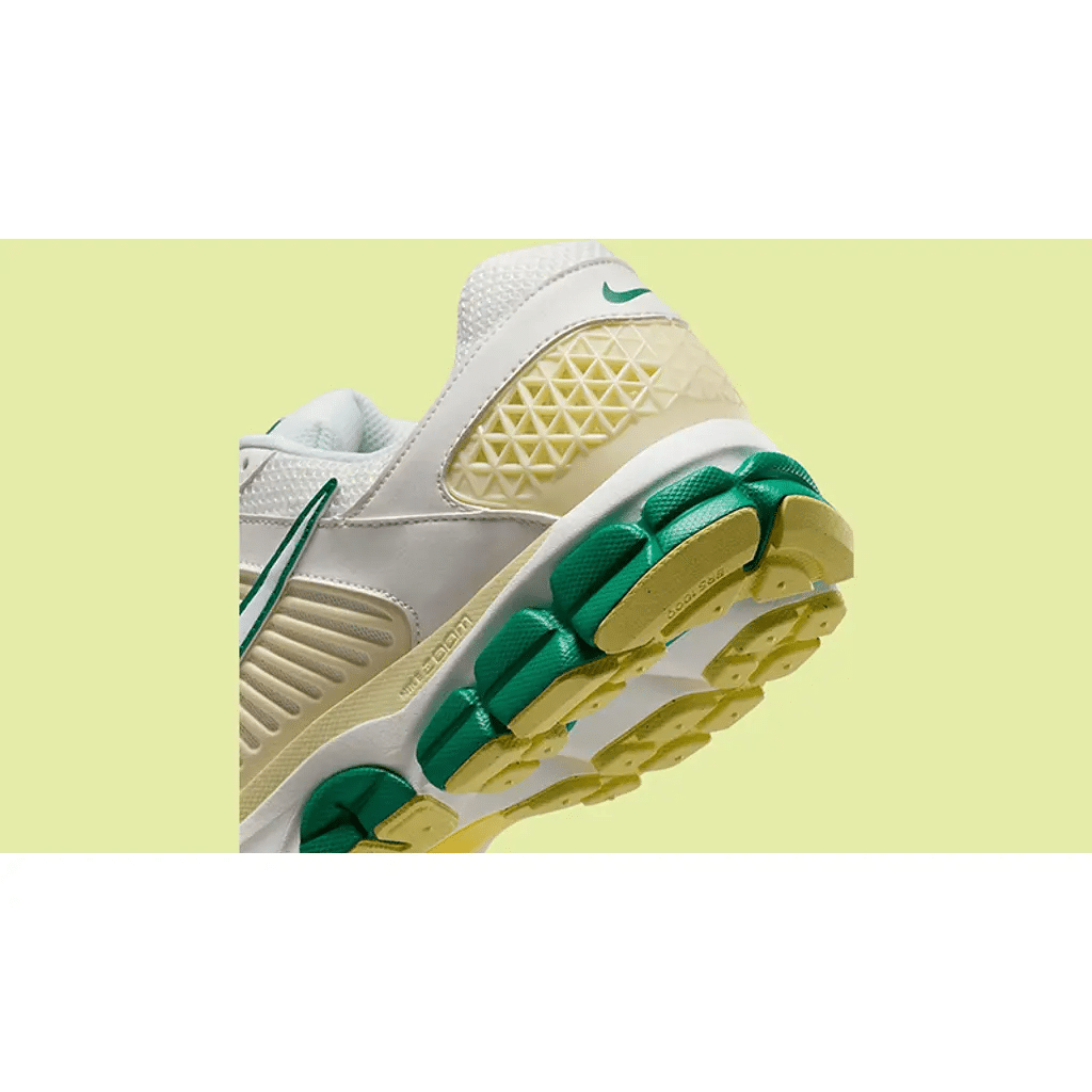 Nike Zoom Vomero 5 Malachite Alabaster – הסטייל שלך בשיא המסלול Nike Zoom | ShoeSale