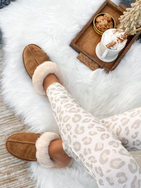 נעלי Scuffette II Brown - הטרנד המושלם לכל סגנון UGG | ShoeSale