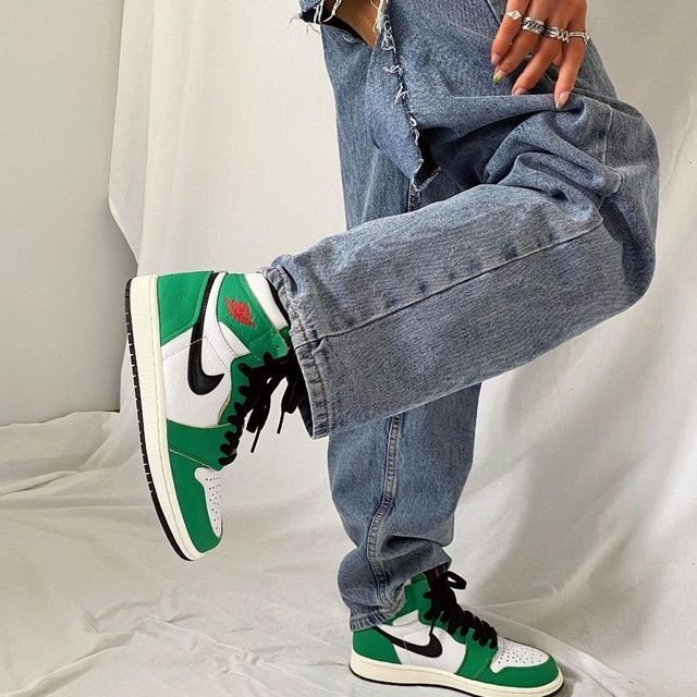 Air Jordan 1 High Lucky Green – הסניקרס שמביאות סטייל הדגמים החמים | ShoeSale