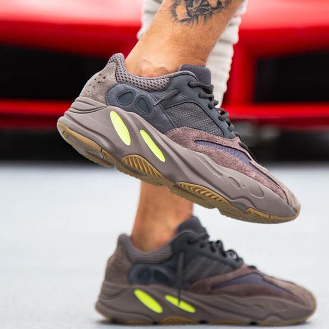 Yeezy 700 Mauve - הסטייל המושלם לכל רגע Yeezy 700 | ShoeSale