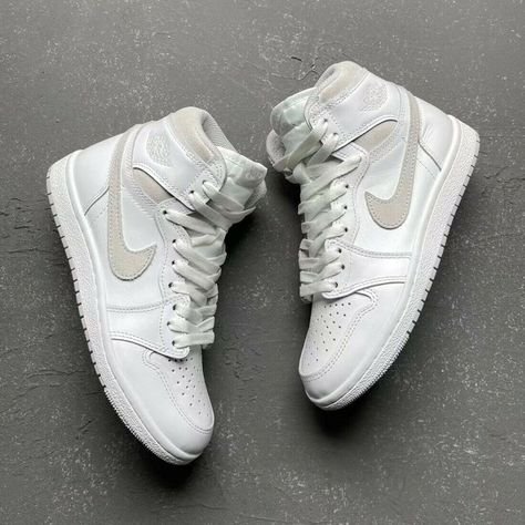 Air Jordan 1 Retro High 85 Neutral Gray – הסטייל שלך מתחיל כאן! AIR JORDAN | ShoeSale
