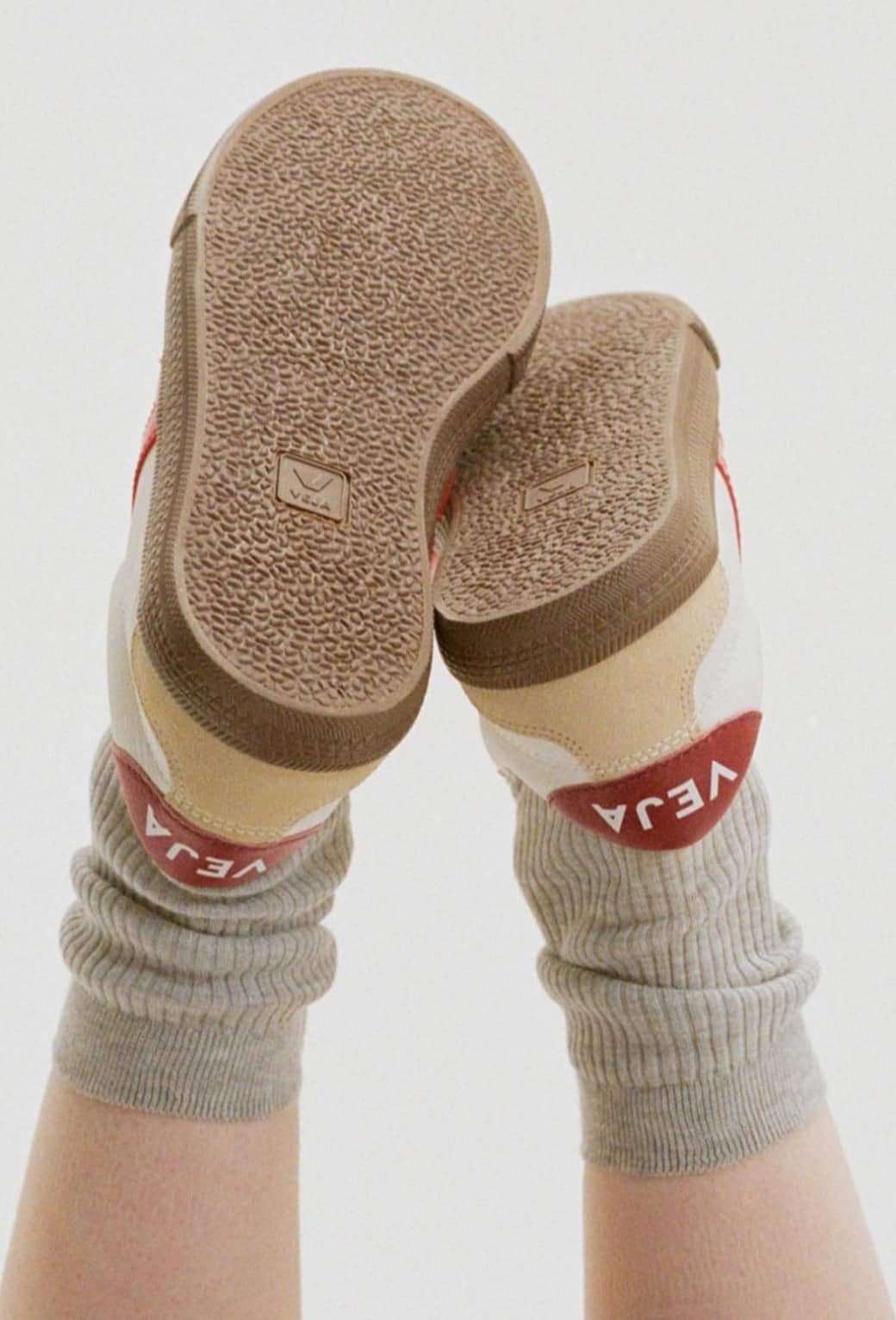 Veja Volley - נעלי הספורט המושלמות לכל חובבי האופנה VEJA | ShoeSale