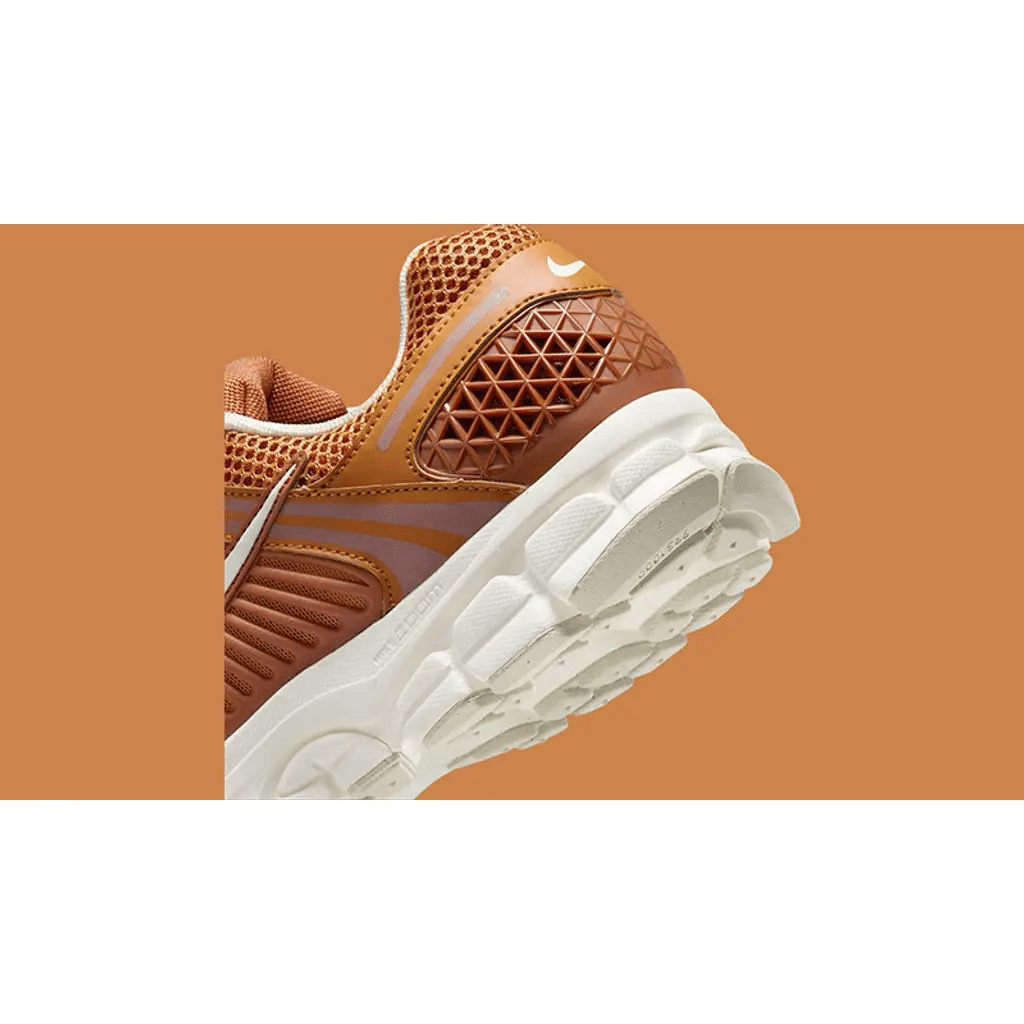 נעלי Nike Zoom Vomero 5 Monarch – סטייל וקסם בכל צעד Nike Zoom | ShoeSale