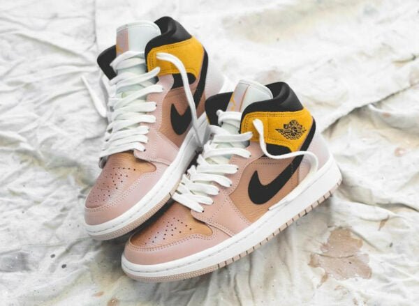 Air Jordan 1 Mid Se Particle Beige – סטייל בלתי נגמר AIR JORDAN | ShoeSale