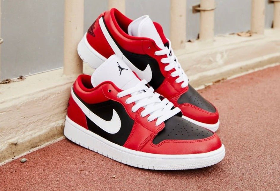 Air Jordan 1 Low Chicago Flip - הסניקרס שיגרמו לכם להתבלט AIR JORDAN | ShoeSale