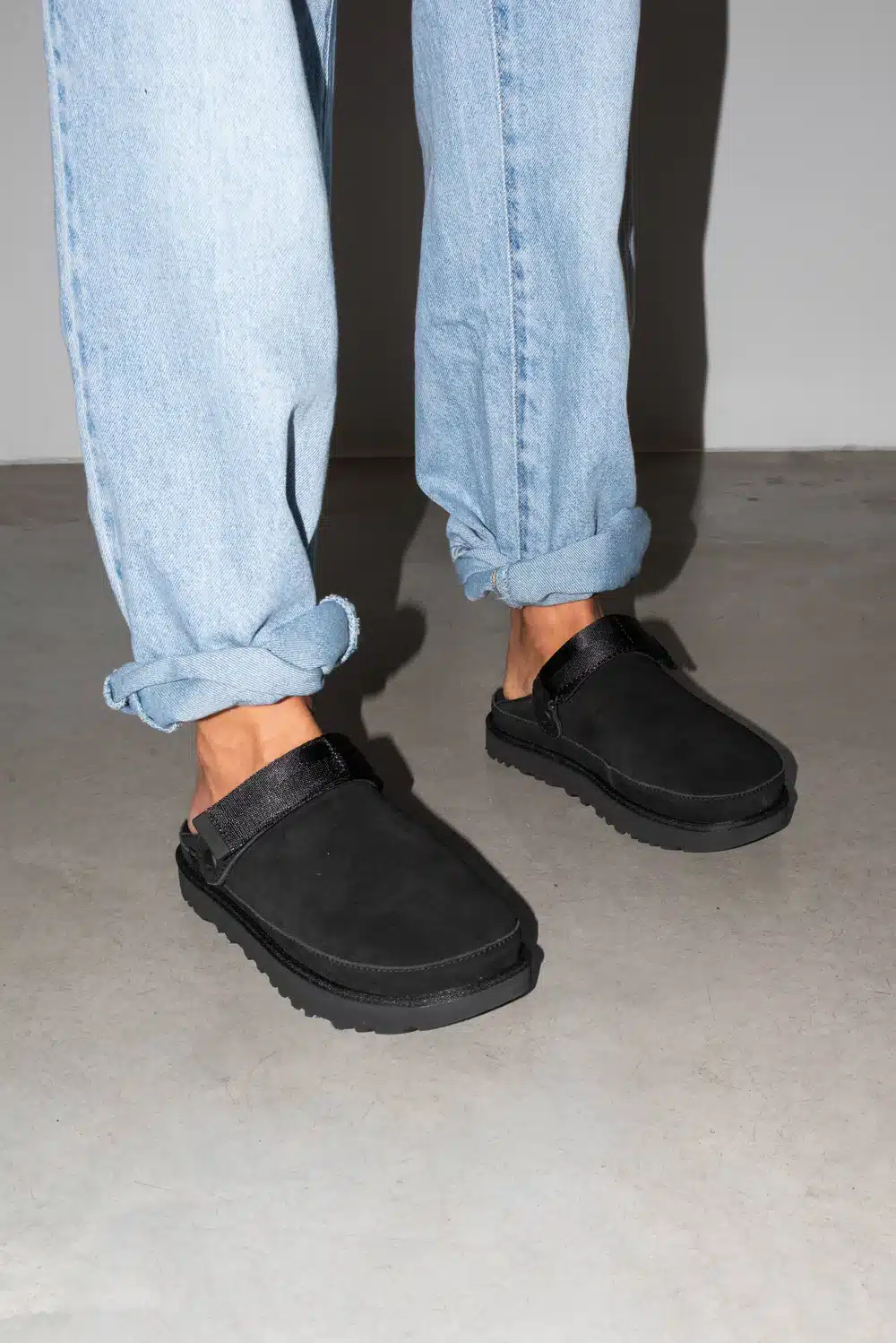 סנדלי האג Ugg Goldenstar Clog Black - הטרנד של הקיץ! UGG | ShoeSale