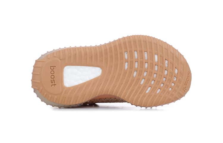 חווית הלבוש המושלמת עם Adidas Yeezy Boost 350 V2 KIDS CLAY KIDS | ShoeSale