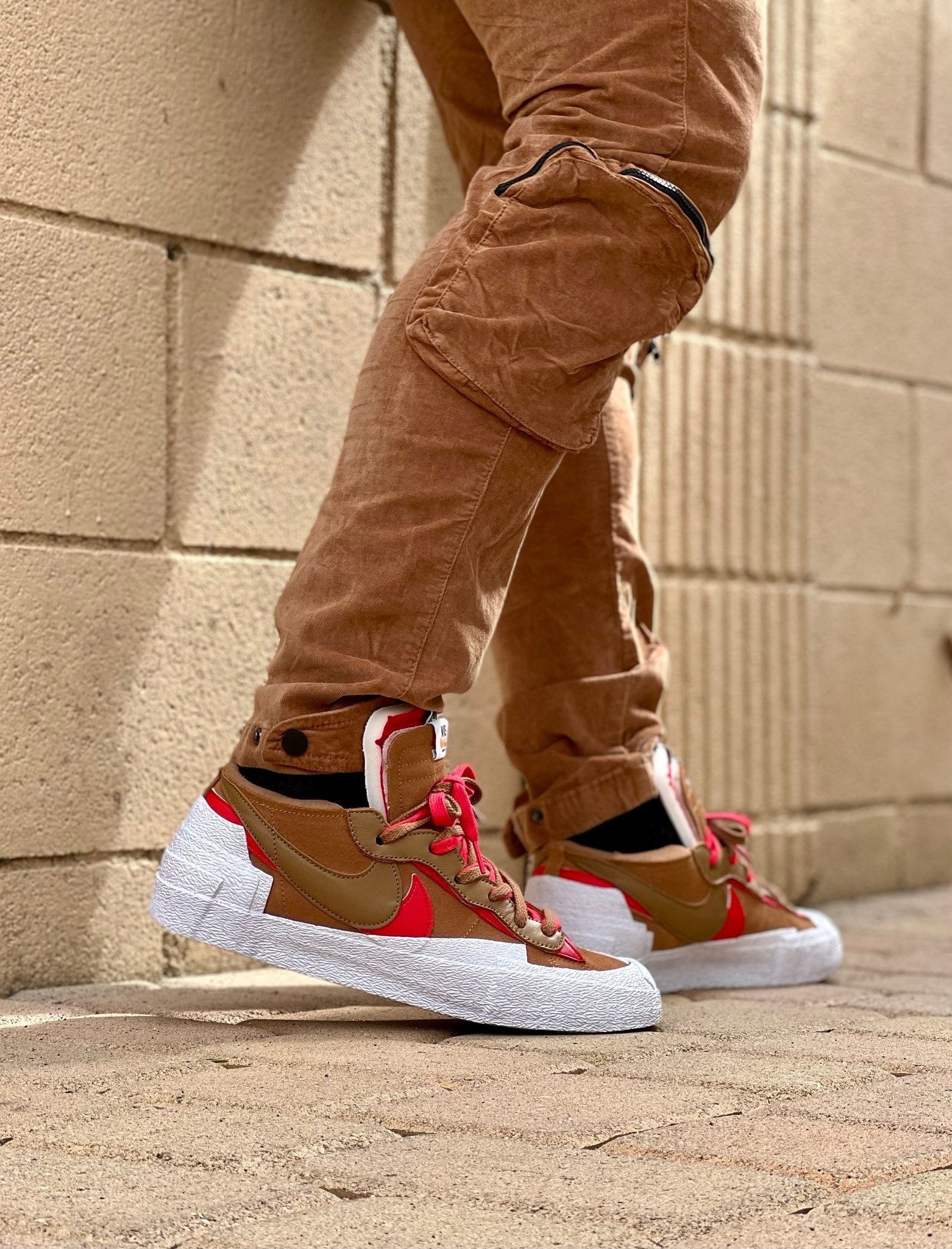 הכירו את Blazer Low Sacai British Tan - הטרנד הבא באופנה NIKE | ShoeSale