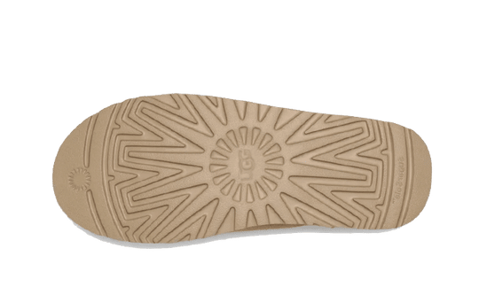 כפכפי האג Ugg Classic Slip-on Mustard Seed - הופכים כל צעד להצהרה אופנתית UGG | ShoeSale