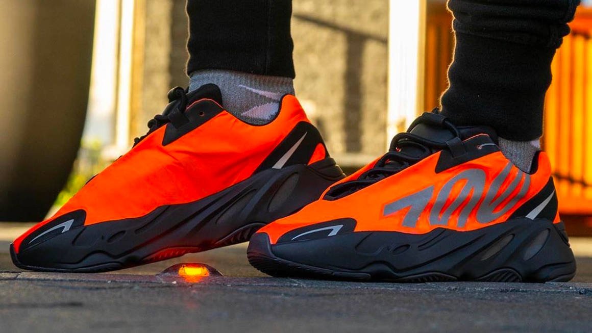 Yeezy 700 Mnvn Orange – הטרנד שמגייס את הסטייל המושלם Yeezy 700 | ShoeSale