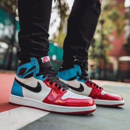 Air Jordan 1 Retro High Fearless Unc Chicago – הסניקרס שמטריפות את העולם! AIR JORDAN | ShoeSale