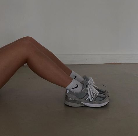 New Balance 990v6 GS Grey Silver - בארץ התשוקה לאופנה NEW BALANCE | ShoeSale