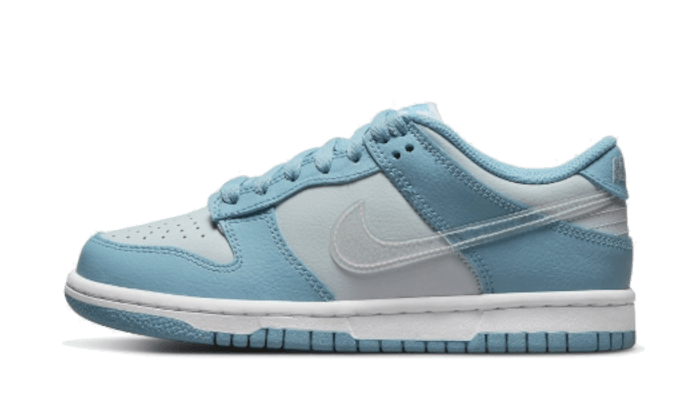 Dunk Low Clear Swoosh - הטרנד שמכתיב את האופנה הדגמים החמים | ShoeSale