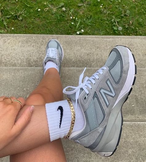 New Balance 990v6 GS Grey Silver - בארץ התשוקה לאופנה NEW BALANCE | ShoeSale