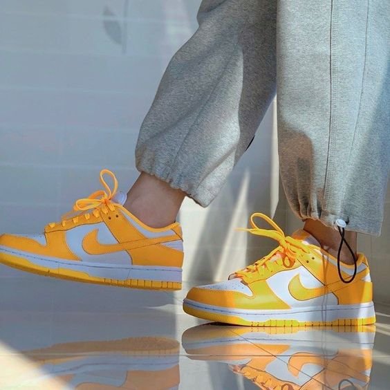 Dunk Low Laser Orange - סניקרס שידליקו את הסטייל שלך! NIKE | ShoeSale