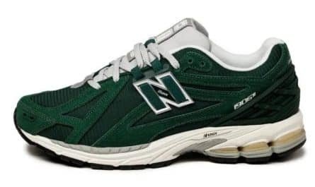 חידוש הסניקרס: New Balance 1906R Green Suede Metallic Silver – סטייל שלא מפספס! NEW BALANCE | ShoeSale