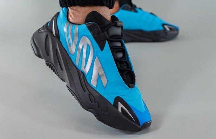 Yeezy 700 Mnvn Bright Cyan – החזית של האופנה המודרנית Yeezy 700 | ShoeSale