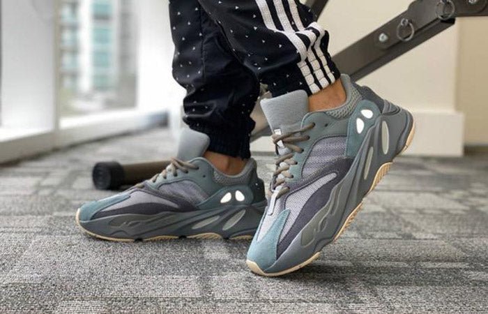 Yeezy 700 Teal Blue – פריט חובה לאופנה שלך! Yeezy 700 | ShoeSale
