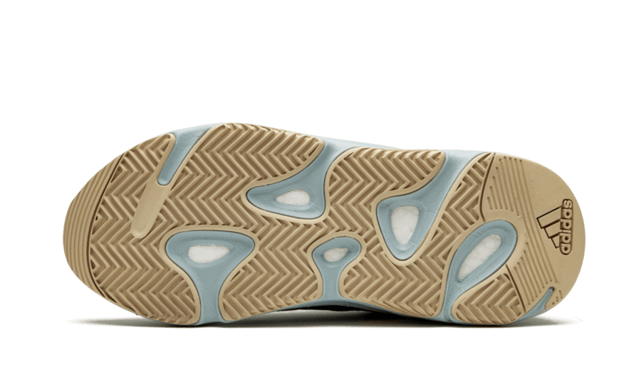 Yeezy 700 Carbon Blue - הטרנד החם של הקיץ! Yeezy 700 | ShoeSale