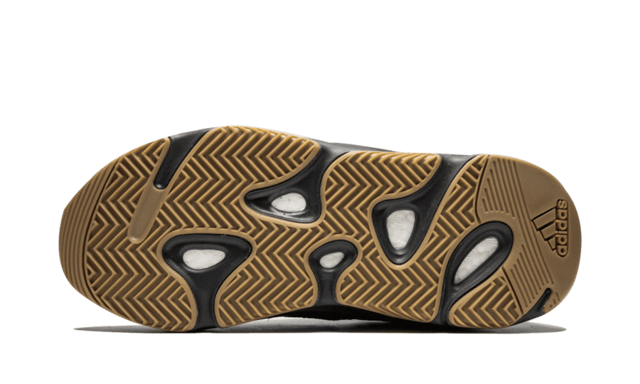 Yeezy 700 Utility Black - השילוב המושלם של סטייל ונוחות Yeezy 700 | ShoeSale