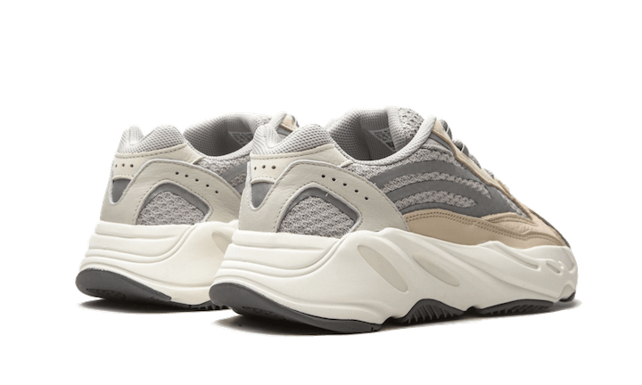 Yeezy 700 V2 Cream - האופנה המובהקת של קניה ווסט! Yeezy 700 | ShoeSale