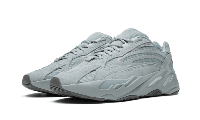Yeezy 700 V2 Hospital Blue – הטרנד החם בעולם האופנה! Yeezy 700 | ShoeSale