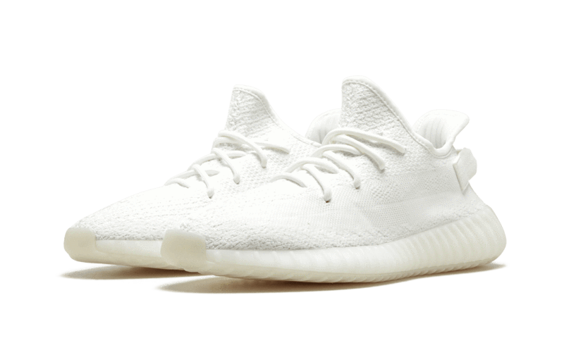 כנסו לעולם הסטייל עם Yeezy Boost 350 V2 Cream Triple White הדגמים החמים | ShoeSale