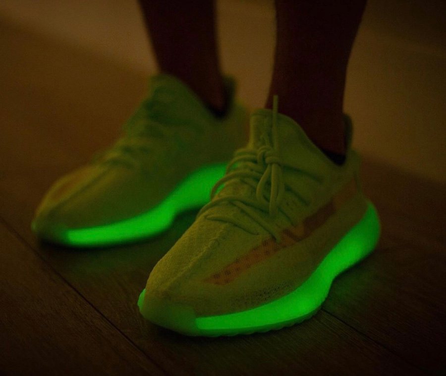 Yeezy Boost 350 V2 Glow In The Dark – הטרנד הבא בעולם האופנה! Yeezy | ShoeSale