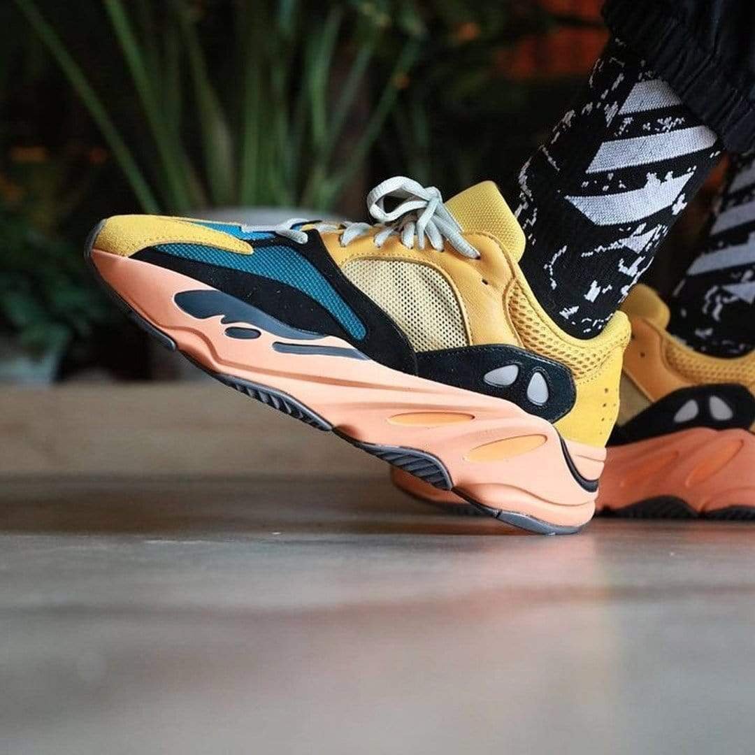 Yeezy 700 Sun - הטרנד הבא שלך! Yeezy 700 | ShoeSale