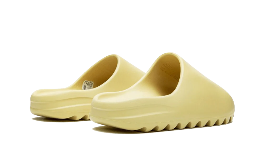 כפכפי Yeezy Slide Desert Sand – האופנה שטוענת כל צעד Yeezy | ShoeSale