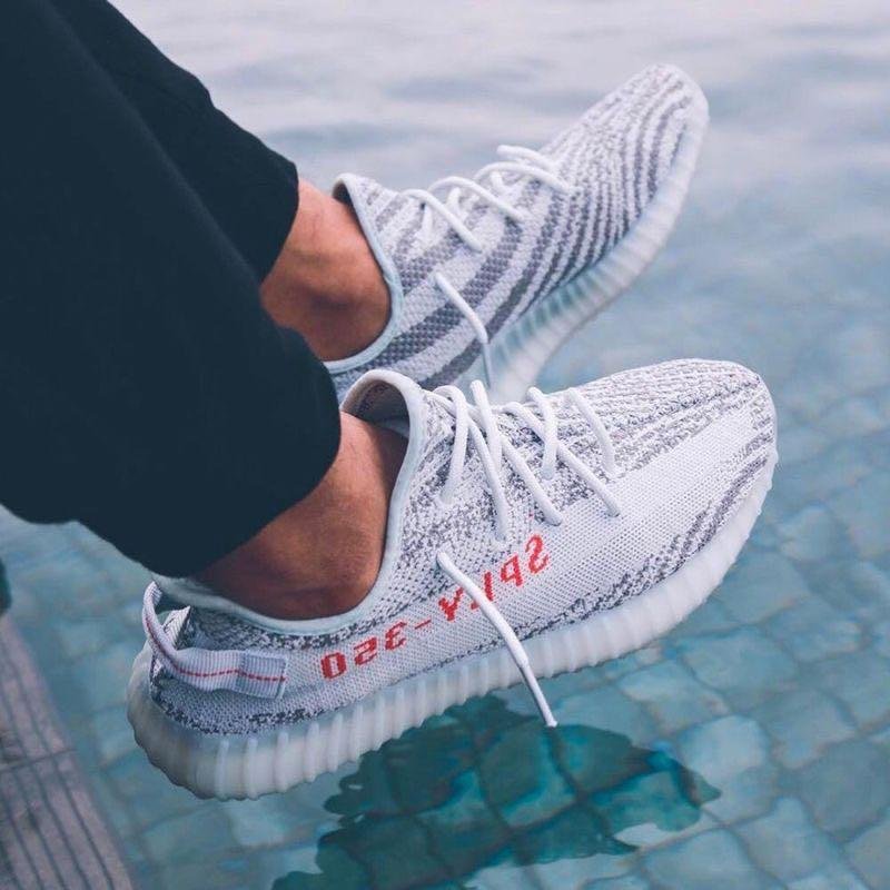 Yeezy Boost 350 V2 Blue Tint – סטייל בלתי ניתן להעצרה! Yeezy | ShoeSale