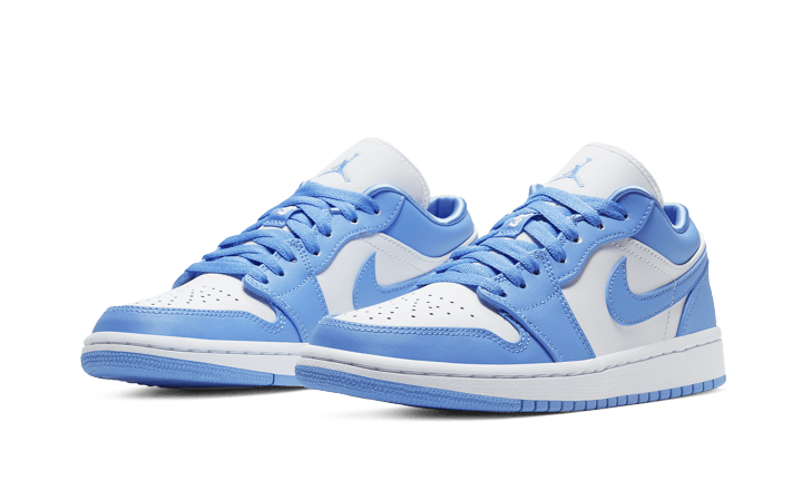 Air Jordan 1 Low UNC - הסניקרס שמשלבות אופנה וסטייל הדגמים החמים | ShoeSale