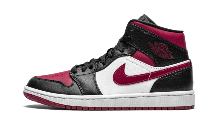 Air Jordan 1 Mid Bred Toe: הסניקרס המושלמות לשדרוג הסטייל שלך AIR JORDAN | ShoeSale