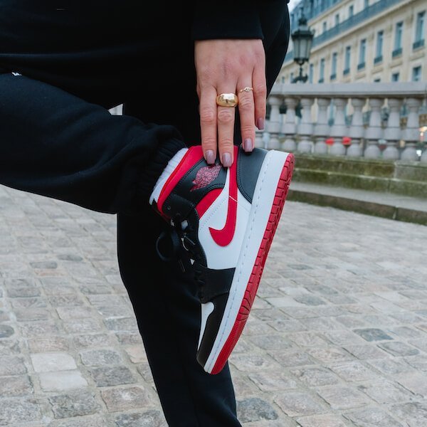 Air Jordan 1 Mid Gym Red Black White – סניקרס שמטריפות את הסטייל שלך! הדגמים החמים | ShoeSale