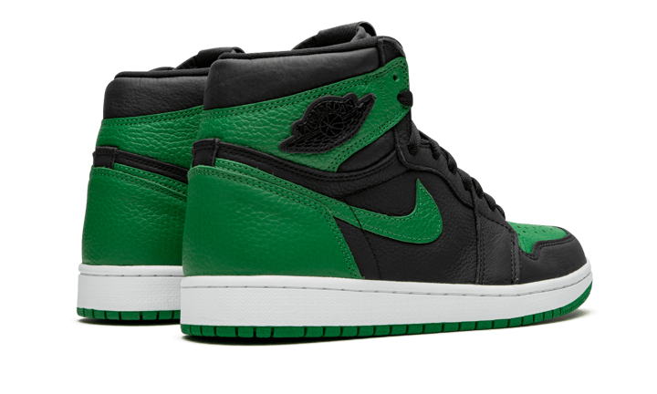 Air Jordan 1 Retro High Pine Green Black - הסניקרס שמשדרגות כל לוק! AIR JORDAN | ShoeSale
