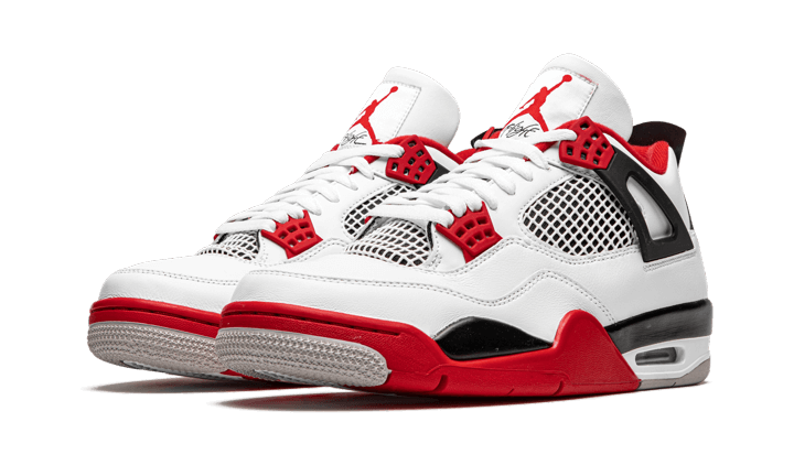 הסניקרס המושלמות: Air Jordan 4 Retro Fire Red (2020) - הופכים כל הופעה לסטייל עוצר נשימה! AIR JORDAN | ShoeSale