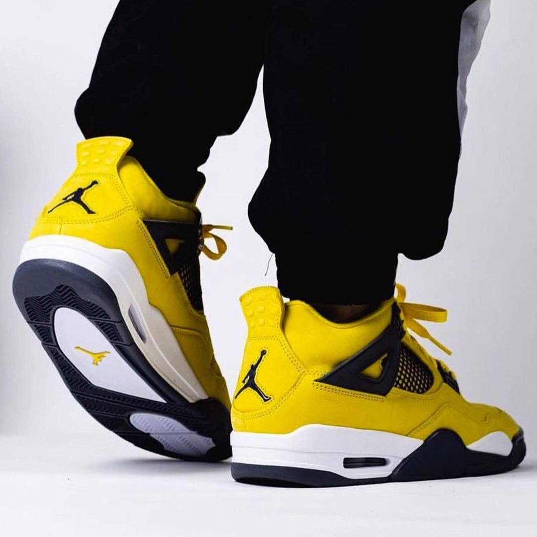 Air Jordan 4 Retro Tour Yellow (Lightning) - המושלמת לכל חובב אופנה! AIR JORDAN | ShoeSale