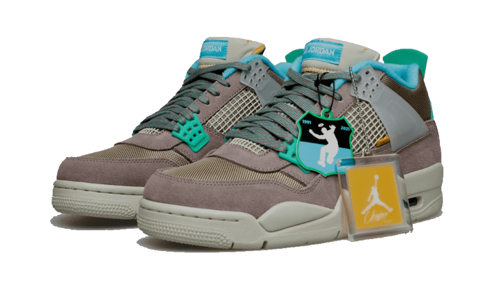 Air Jordan 4 Retro Union Taupe Haze - הסניקרס שכל אחד חייב AIR JORDAN | ShoeSale
