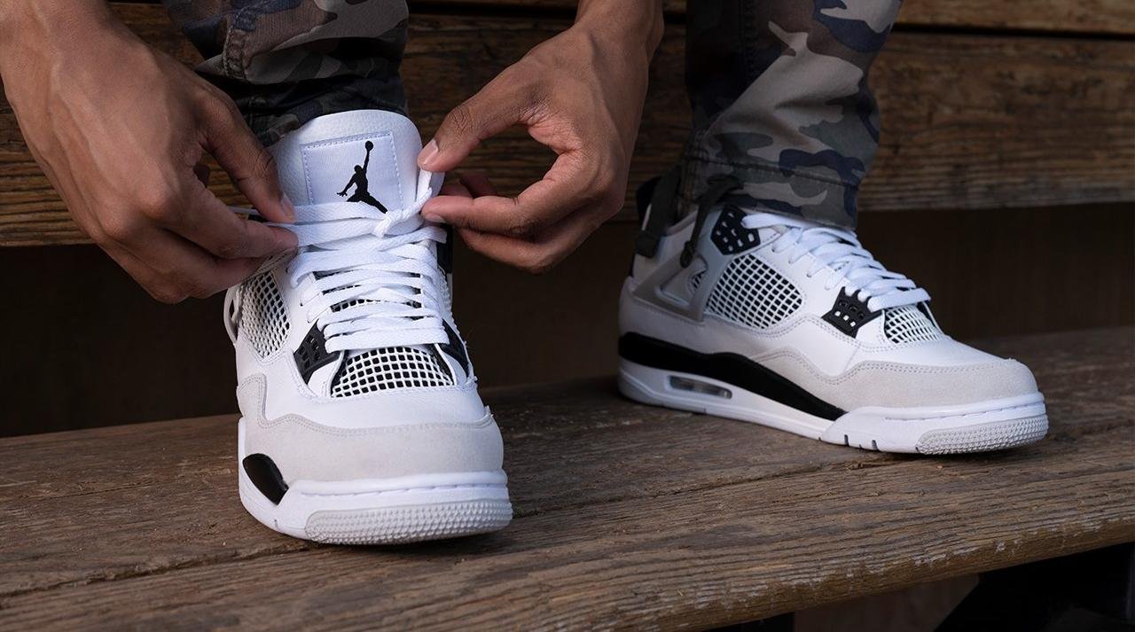 Air Jordan 4 Military Black - הסגנון שאין לו תחליף הדגמים החמים | ShoeSale